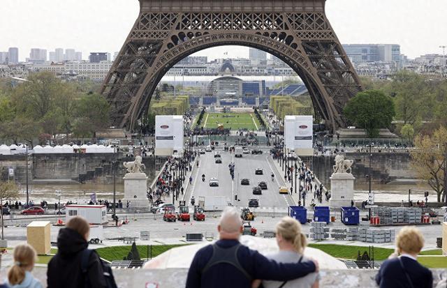 严防恐袭！巴黎要求民众扫码进“奥运安全区”，牵涉人数将达数万人