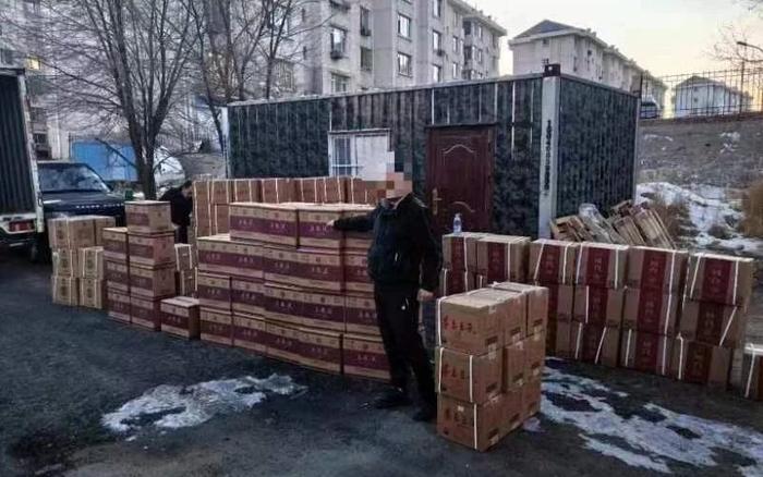 内蒙古鄂尔多斯警方破获特大制售假酒案，案值1000余万元