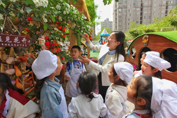 对话｜“烧火做饭”幼儿园园长张乾：给孩子不一样的童年