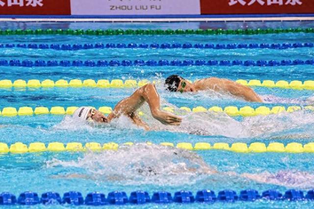 潘展乐领衔中国男子400米自由泳项目复勇，张雨霏用金牌庆生