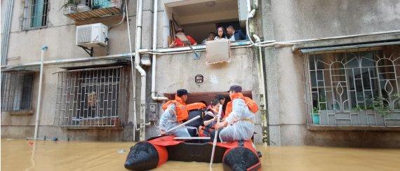 广东防汛形势严峻，全省24条河流38个水文站超警戒水位
