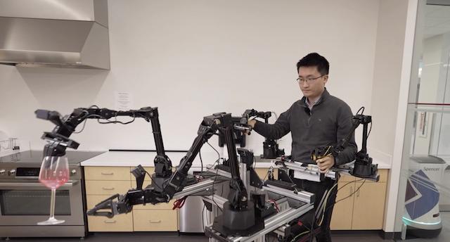连麦硅谷丨中国“99后”打造家务机器人，机器人会否接管世界？