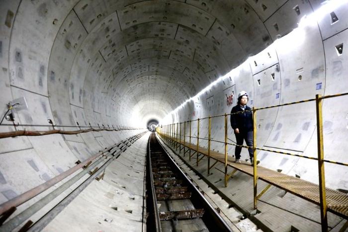武汉地铁12号线钢园区间隧道双线贯通