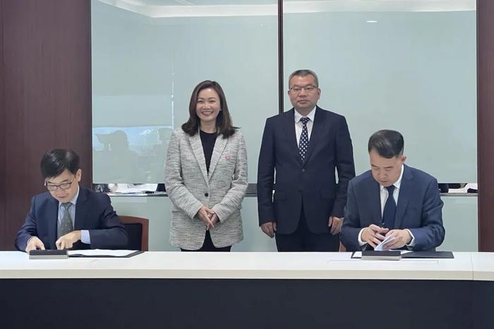 湖南广电与马来西亚旅游局、新加坡旅游局签订战略合作协议 “芒果出海2024”迈出重要步伐
