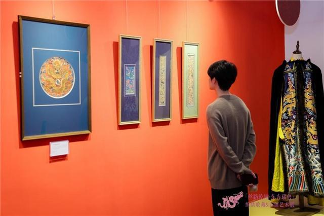 “织”出国潮新章“丝路乾坤·东方瑞兽”艺术展在杭首展