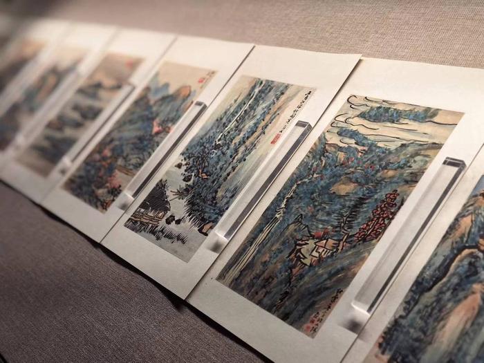 青绿山水册页八开