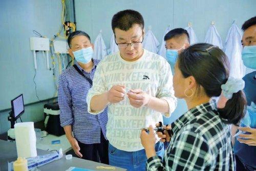 “兔业分会养殖技术系列培训”在贵州普安举行