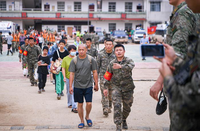 暴雨前的撤离——武警广东总队韶关支队参加江湾镇抗洪抢险救援记事