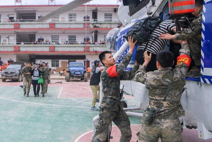 暴雨前的撤离——武警广东总队韶关支队参加江湾镇抗洪抢险救援记事