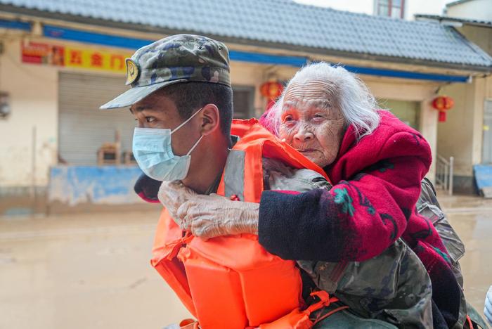 暴雨前的撤离——武警广东总队韶关支队参加江湾镇抗洪抢险救援记事