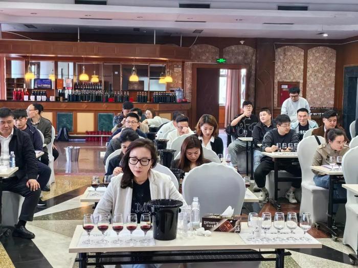 中国酒业协会葡萄酒品酒师（三级）培训首次在王朝公司开展
