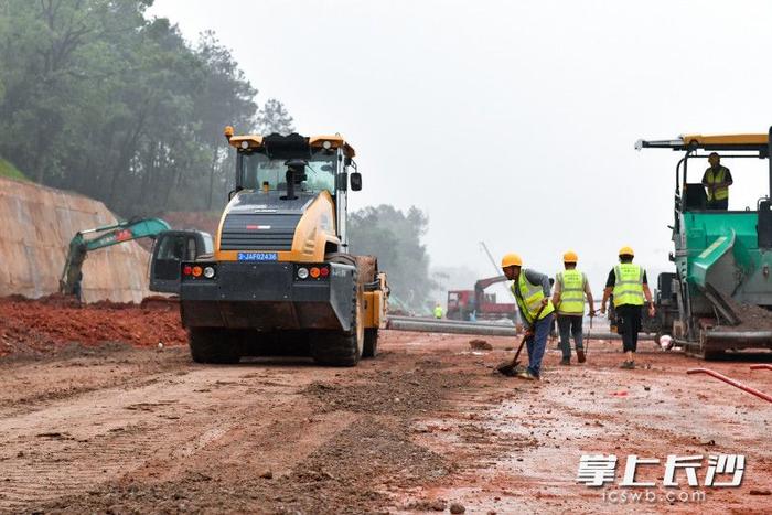 6月30日，白庭路（巴溪大道—红桥大道）主干道将具备通车条件