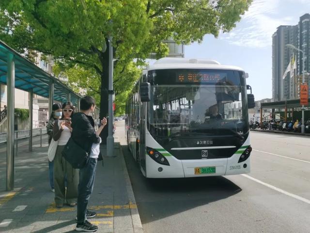 优化线路打通“最后一公里”，上海不断提升公共交通出行品质