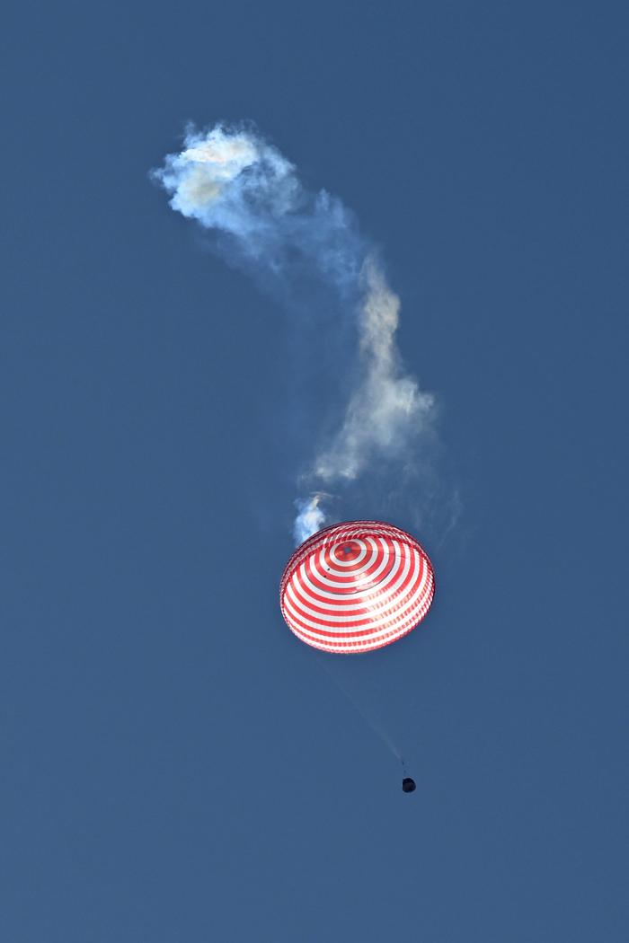 直击｜太空出差半年，神十七乘组今回地球过“五一”