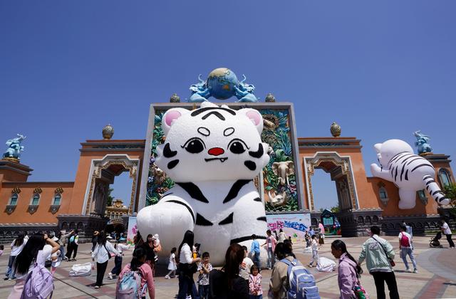 五一假期首日，郑州旅游景区火爆