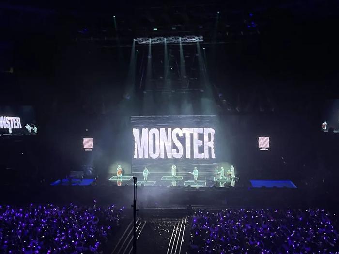 Starset乐队演奏的《MONSTER》