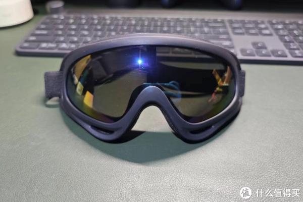 什么眼镜运动不掉,戴什么眼镜眼睛不会变形