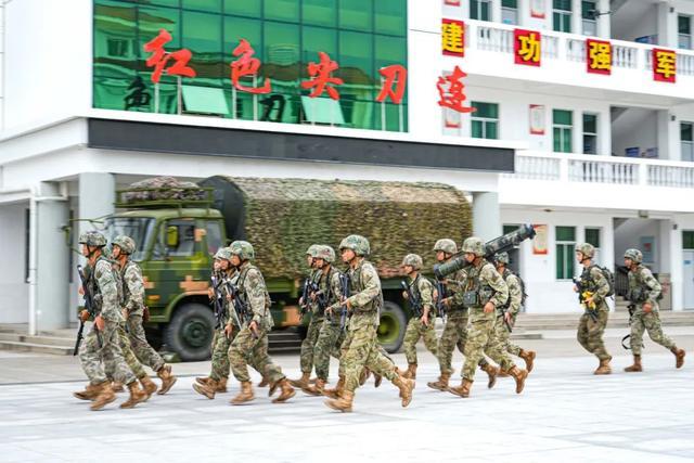 时刻备战！军人过节的“正确打开方式”