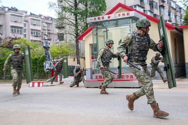 时刻备战！军人过节的“正确打开方式”