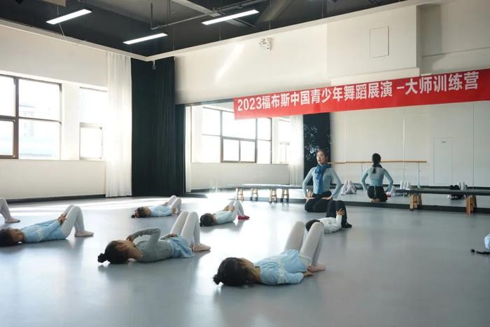构建高质量的青少年艺术交流平台：福布斯中国青少年舞蹈展演2023赛季精彩回顾