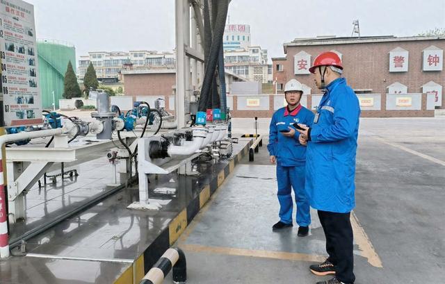 中石化漯河石油分公司强化服务保障 护航假期出行