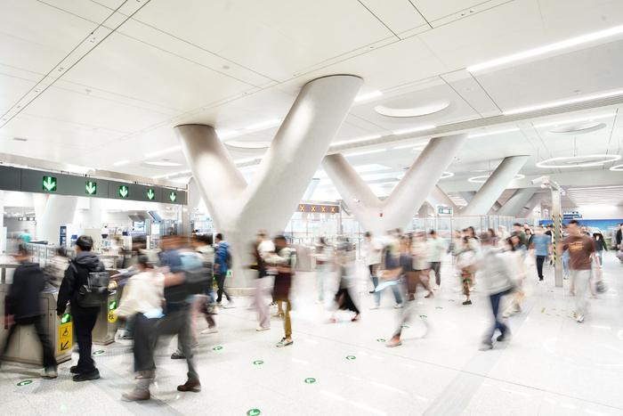 京港地铁14号线提升工作日早晚高峰运力 乘客出行更便捷