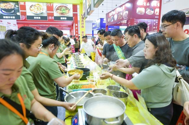 千余酒食餐企共聚济南 第十八届全国食品博览会开幕
