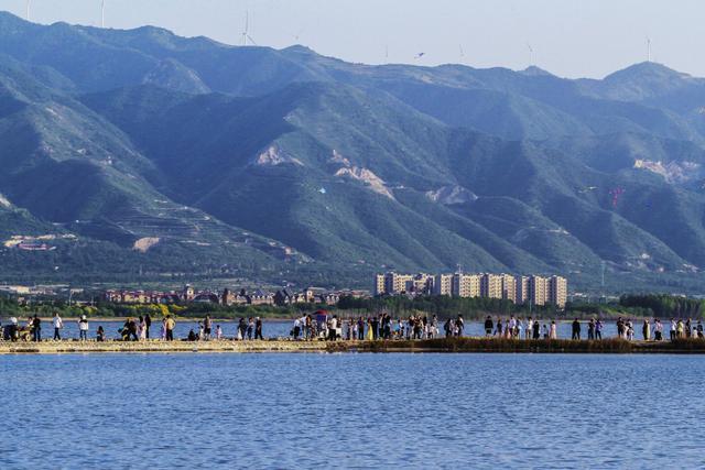 山西运城：千年盐湖“变身”生态游打卡点