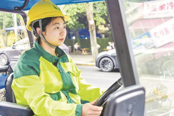 是警察 是法官 是护士……也是母亲