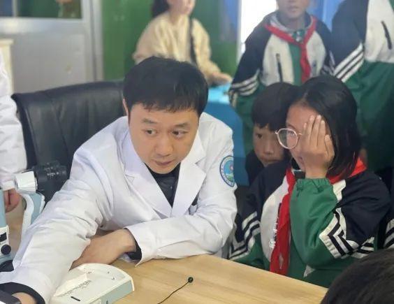 3天，上海长宁这家医院的团队让青海25位患者重见光明