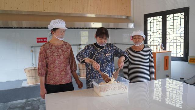 从带货直播到乡村文旅，“村播”架起沟通农村与城市的连心桥