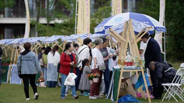 从带货直播到乡村文旅，“村播”架起沟通农村与城市的连心桥