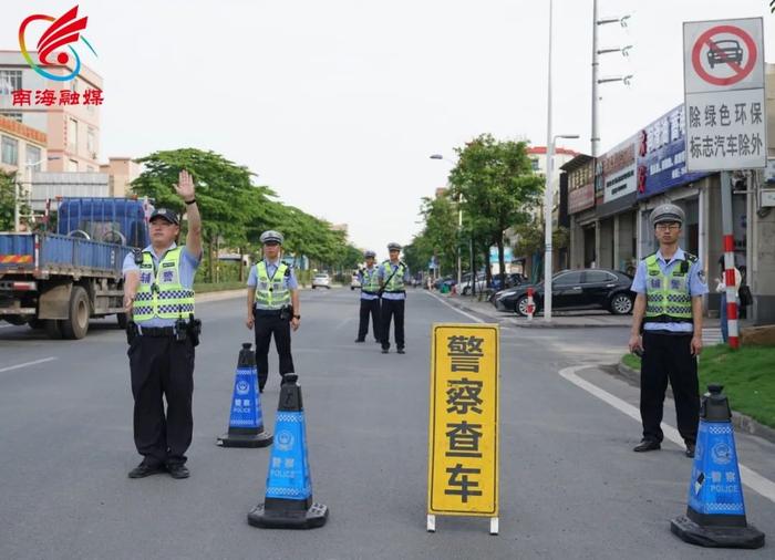 注意！5月起，南海严查这类车！有这些标线的地方，右转必停