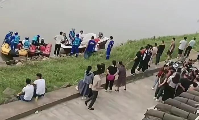 揪心！年轻女老师坠河失联……