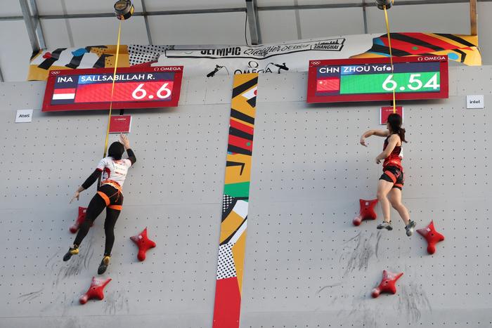巴黎​奥运会资格系列赛，中国女将周娅菲夺速度攀岩冠军