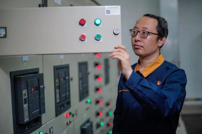 北京劳动者之歌｜孟艺兵：守护地铁供电系统安全的“电力医生”
