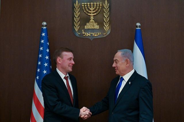 美国总统国家安全事务助理沙利文到访以色列之际，以军袭击加沙难民营