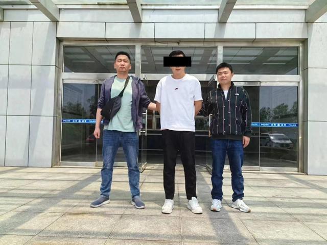 觉得运费6000元有点亏，运输公司经理扣货敲诈近6万元被刑拘