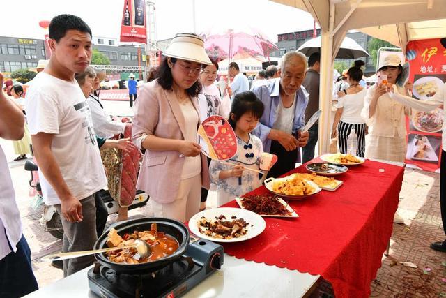 河南镇平：美食飘香引客来