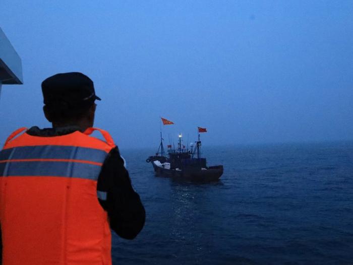 “雷霆”出击！中国海警局北海分局一举查获非法捕捞渔船18艘
