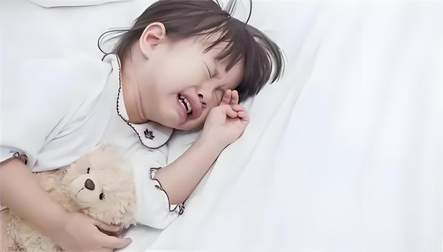 小宝宝频密夜醒抽搐咋办?了解3个午睡退步期,帮小孩要你命到天黑(图2) 小宝宝频密夜醒抽搐咋办?了解3个午睡退步期,帮小孩要你命到天黑(图2)