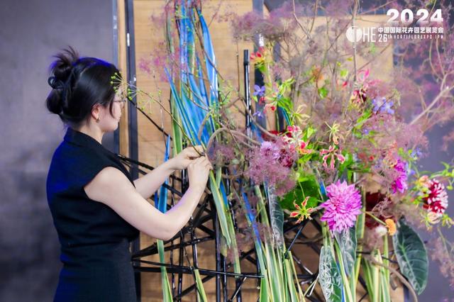 中西方花艺师同台献艺中国国际花卉园艺展览会