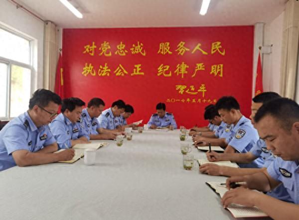 商南县公安局巡特警大队“四个坚持”推动队伍作风能力建设