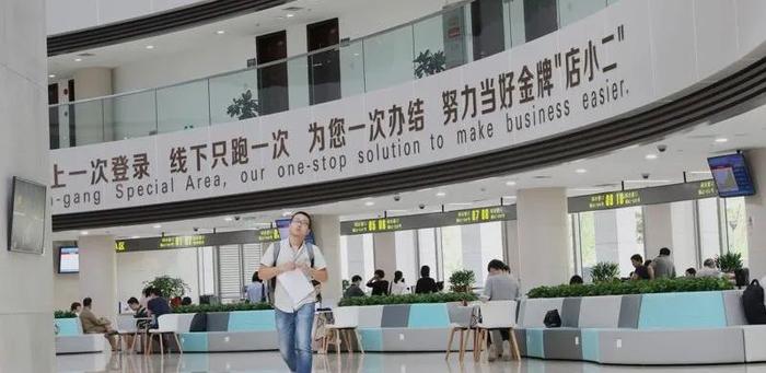 图片来源/新华社