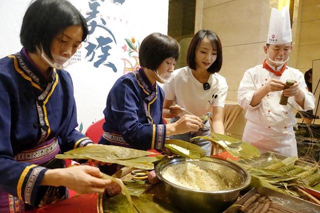 畲族美食节在北京民族饭店启幕，领略畲族彩带编织非遗技艺