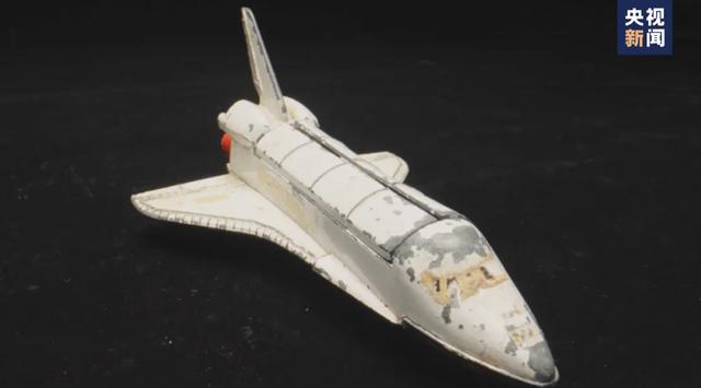 男子22天自制“航天飞机”，将童年的“纸飞机”成功放飞