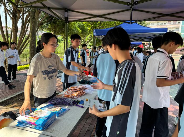 南宁市第六职业技术学校赴乡镇初中学校  开展普职融通职业体验展示活动