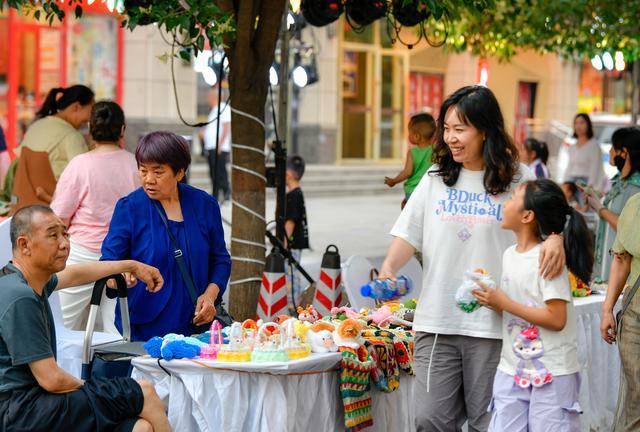 郑州市民消夏再添好去处！ 长虹时光里美食文化街全新亮相