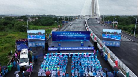 “三航造”湘江最大跨度桥梁杨梅洲大桥今日合龙