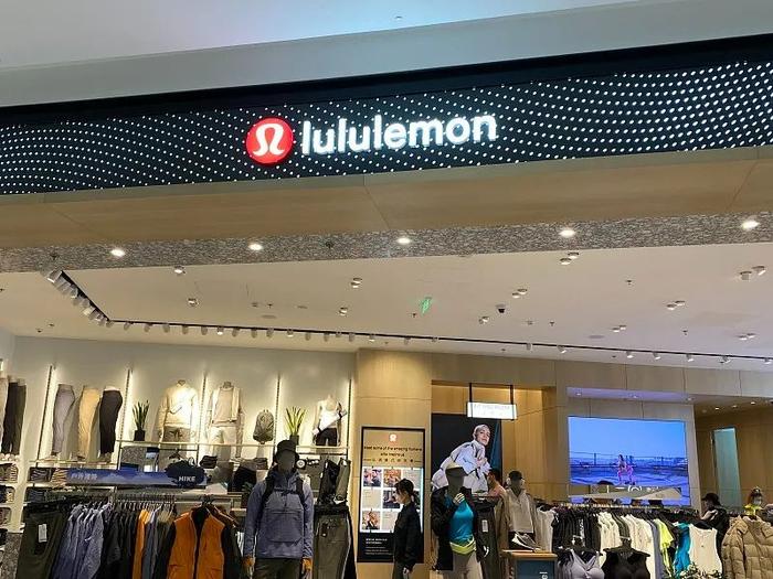 千元的Lululemon盗版卖几十！多商家号称原厂代工，“可放专柜以假乱真”